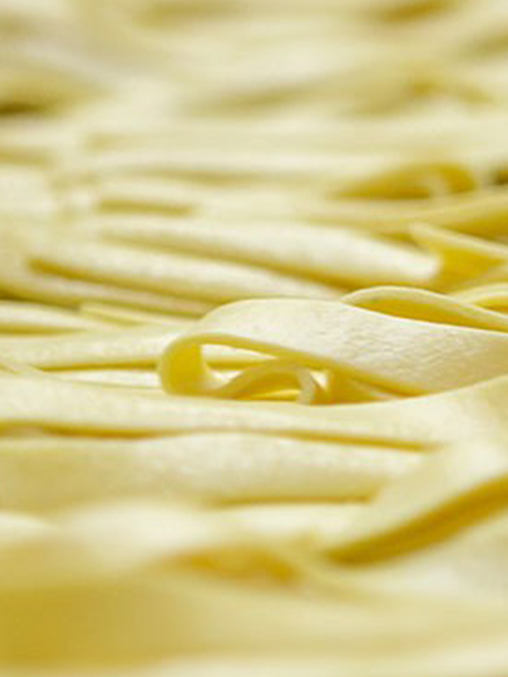 Pasta dryers and pre-dryers for dried pasta
